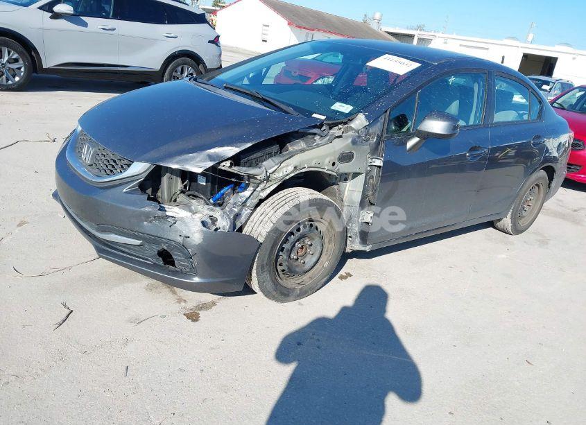 Photo 2 of 2013 Honda Civic LX (VIN 19XFB2F51DE025652)