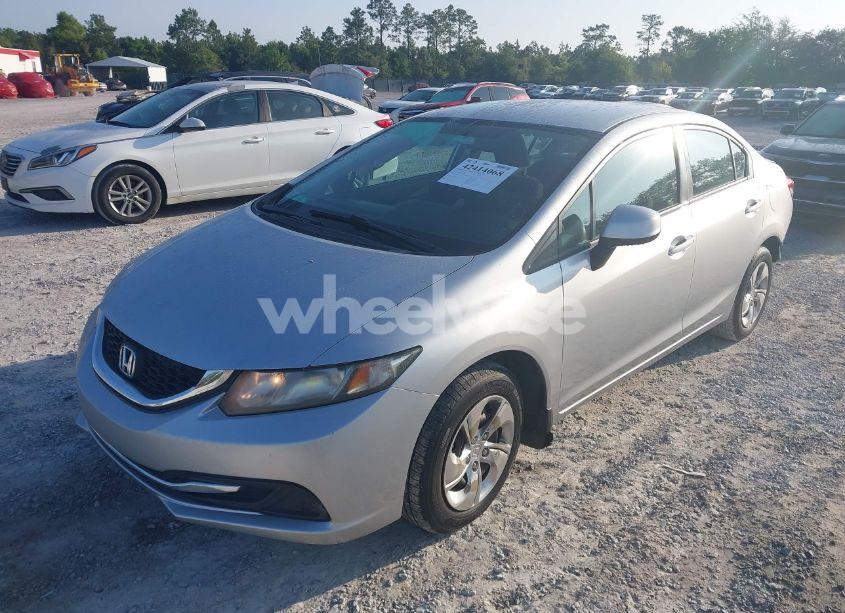Photo 2 of 2013 Honda Civic LX (VIN 19XFB2F51DE032441)