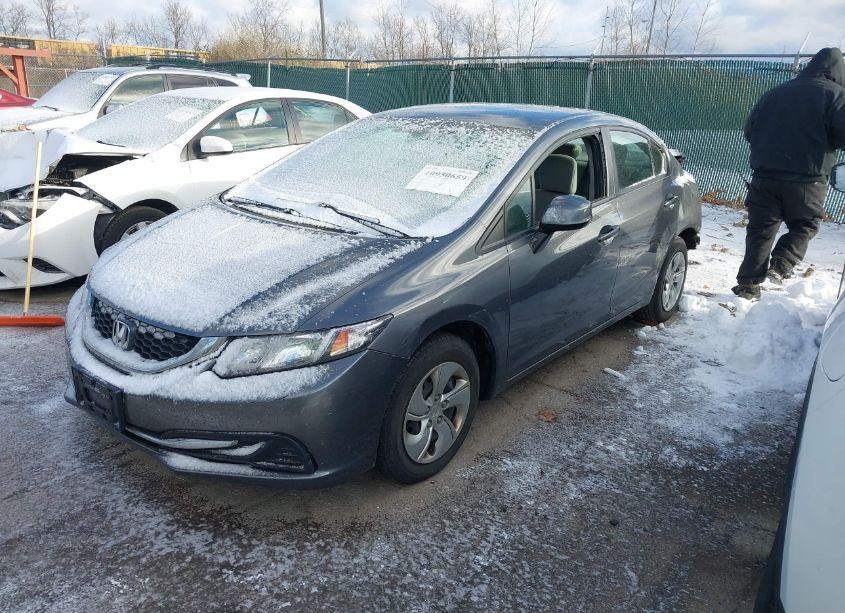 Photo 2 of 2013 Honda Civic LX (VIN 19XFB2F51DE076018)