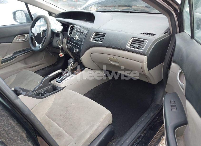 Photo 5 of 2013 Honda Civic LX (VIN 19XFB2F51DE091070)