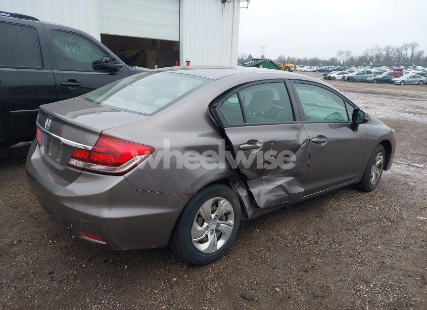 Photo 4 of 2013 Honda Civic LX (VIN 19XFB2F51DE092493)