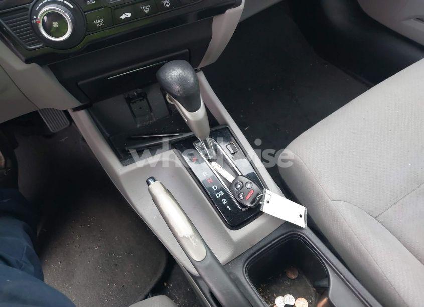 Photo 11 of 2013 Honda Civic LX (VIN 19XFB2F51DE281886)