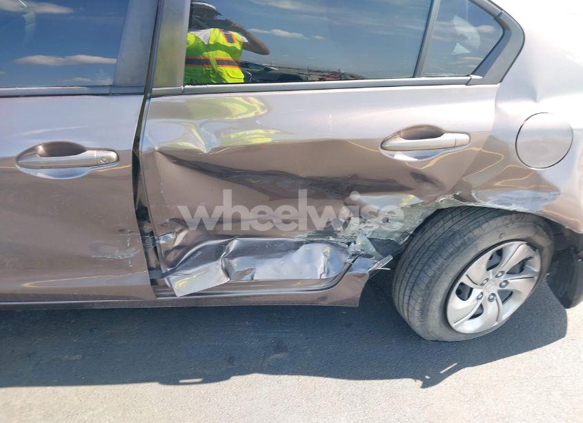 Photo 6 of 2014 Honda Civic LX (VIN 19XFB2F51EE013227)