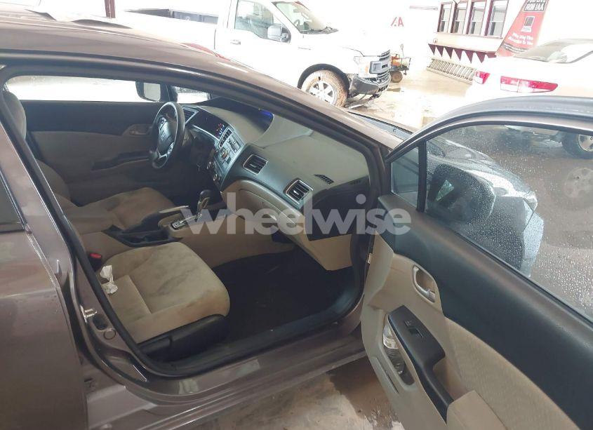 Photo 5 of 2014 Honda Civic LX (VIN 19XFB2F51EE036622)