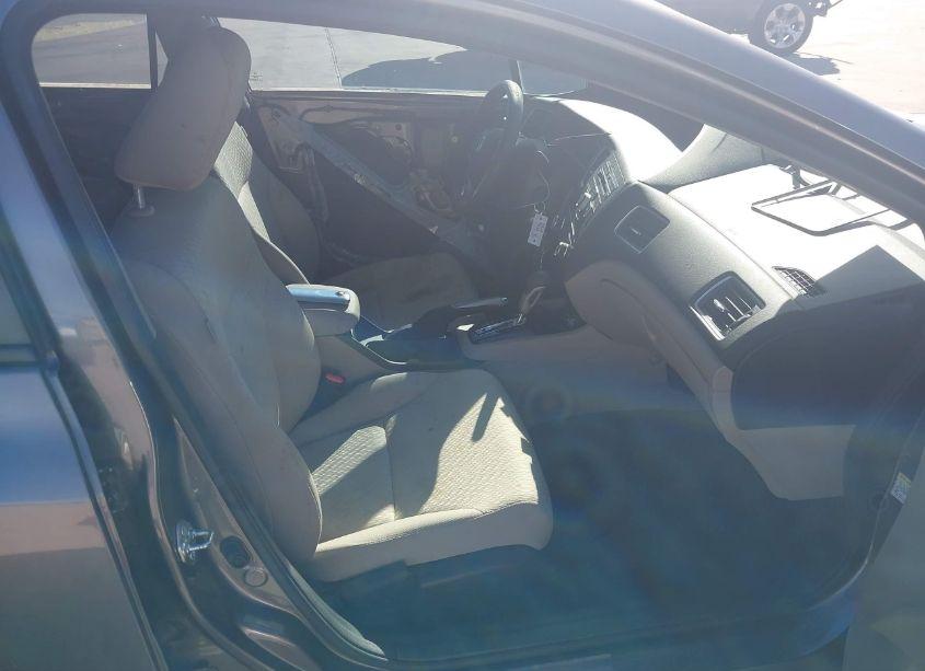 Photo 5 of 2014 Honda Civic LX (VIN 19XFB2F51EE068776)