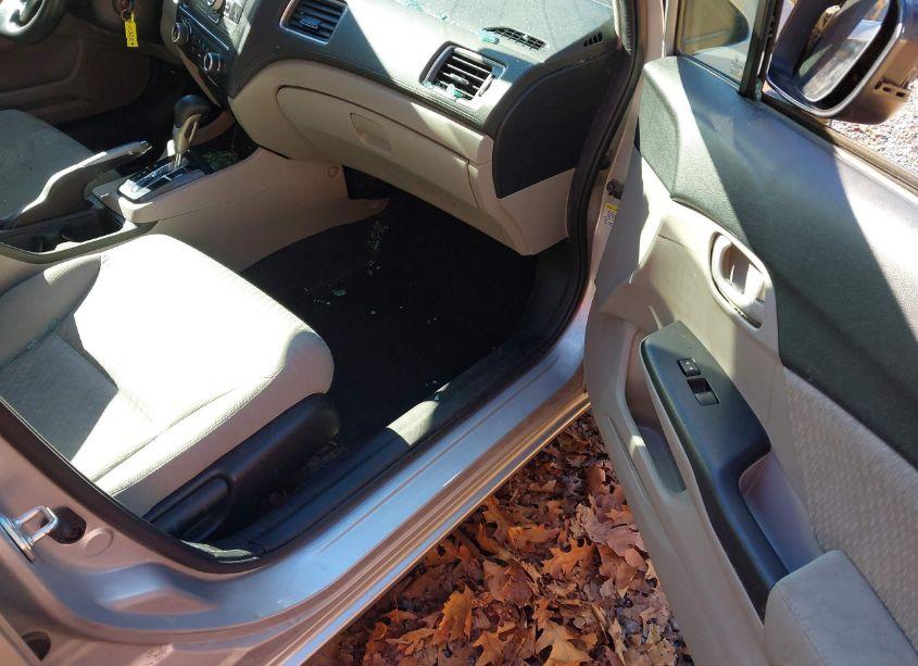 Photo 5 of 2014 Honda Civic LX (VIN 19XFB2F51EE263504)