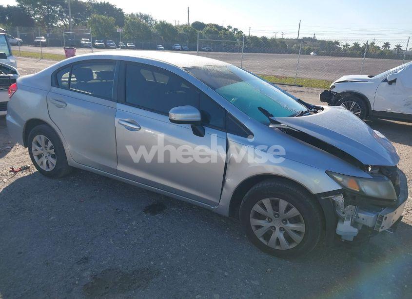 2015 Honda Civic LX (VIN 19XFB2F51FE026965) main photo