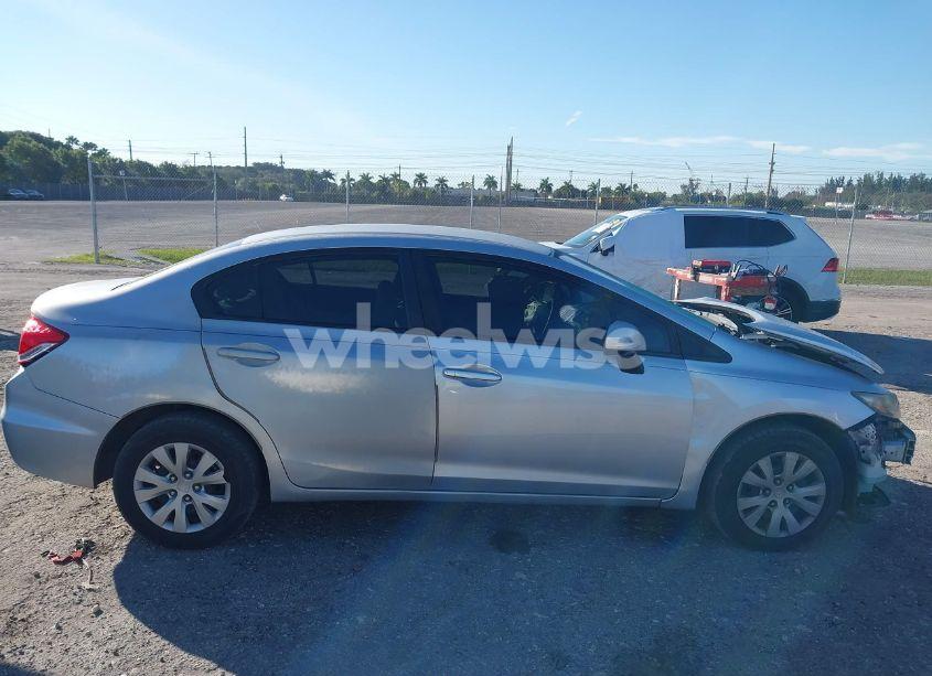 Photo 14 of 2015 Honda Civic LX (VIN 19XFB2F51FE026965)