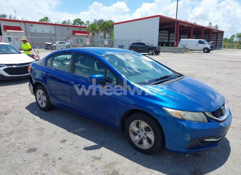 2015 Honda Civic LX (VIN 19XFB2F51FE079262) main photo