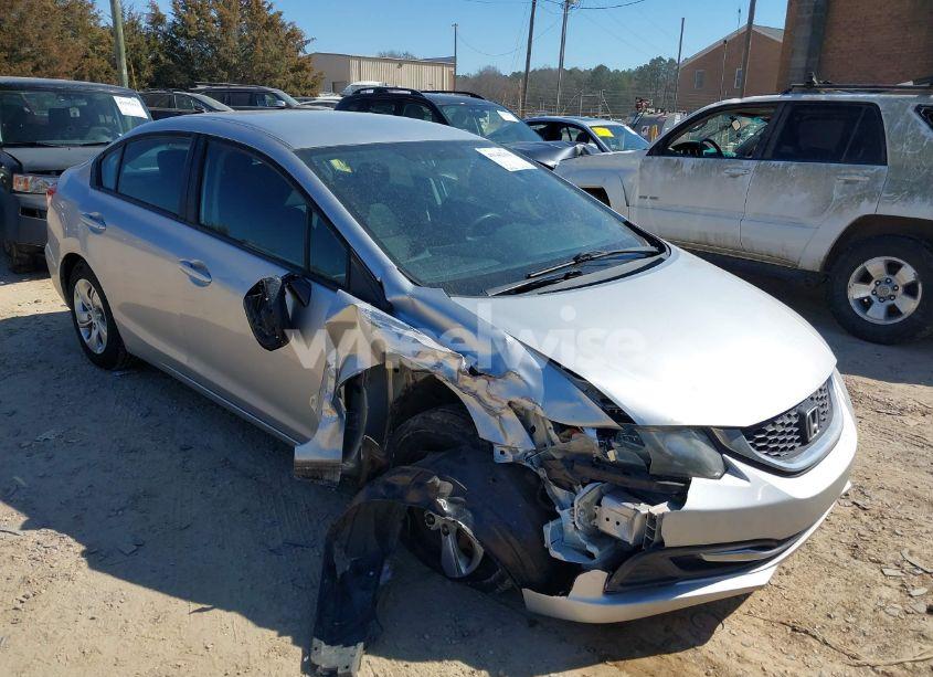 2015 Honda Civic LX (VIN 19XFB2F51FE095011) main photo