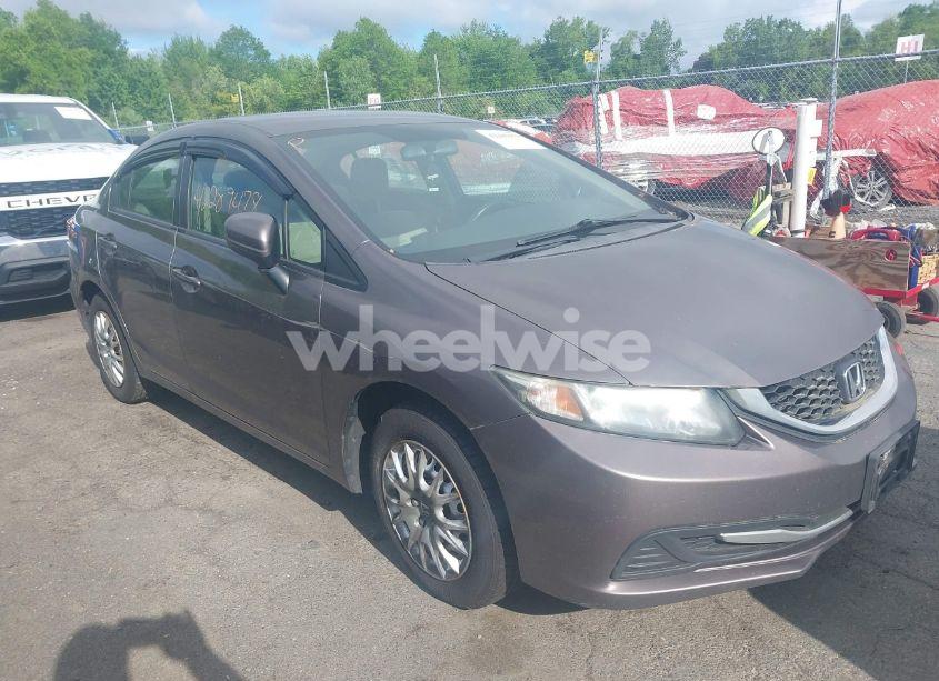 2015 Honda Civic LX (VIN 19XFB2F51FE227720) main photo