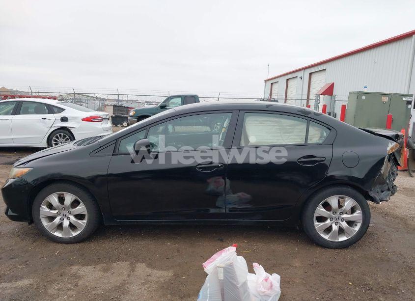 Photo 14 of 2012 Honda Civic SDN LX (VIN 19XFB2F52CE379176)