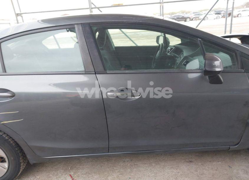 Photo 13 of 2013 Honda Civic LX (VIN 19XFB2F52DE023036)