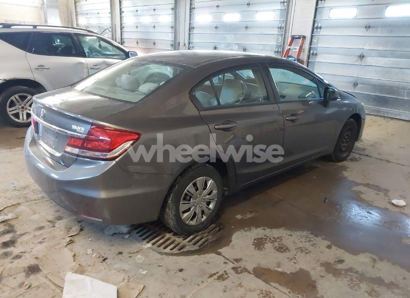 Photo 4 of 2013 Honda Civic LX (VIN 19XFB2F52DE087738)