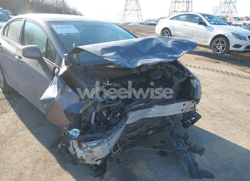 Photo 6 of 2013 Honda Civic LX (VIN 19XFB2F52DE209210)