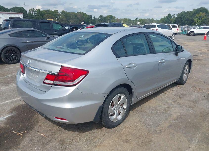 Photo 4 of 2013 Honda Civic LX (VIN 19XFB2F52DE261100)