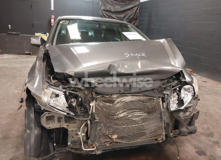 Photo 6 of 2013 Honda Civic LX (VIN 19XFB2F52DE294372)