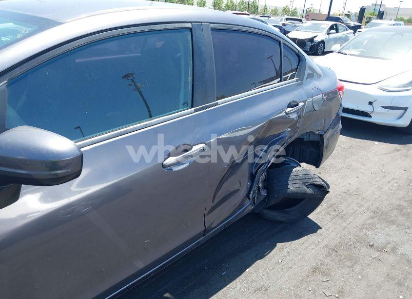 Photo 6 of 2014 Honda Civic LX (VIN 19XFB2F52EE272499)