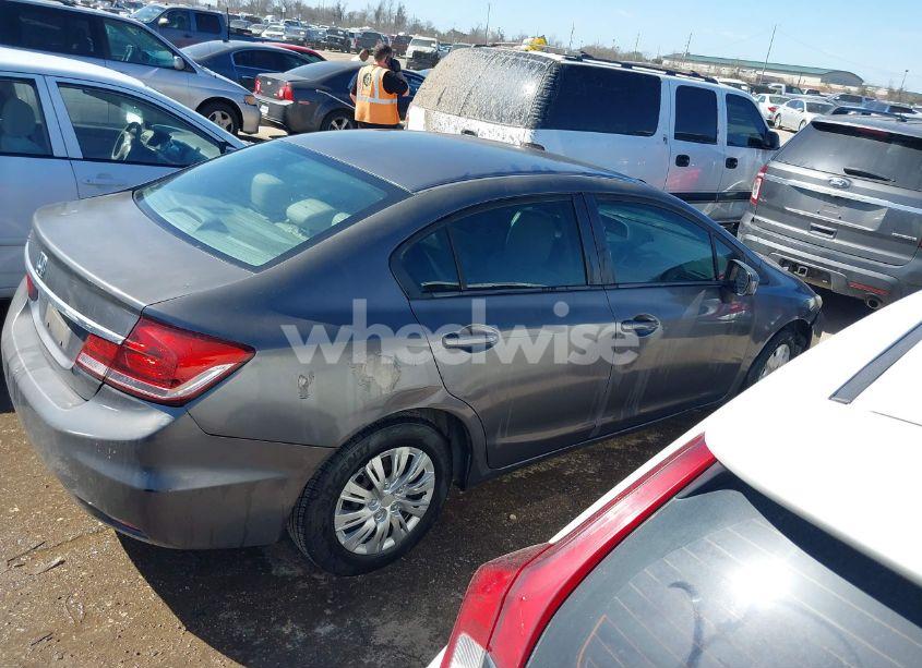 Photo 13 of 2015 Honda Civic LX (VIN 19XFB2F52FE010998)