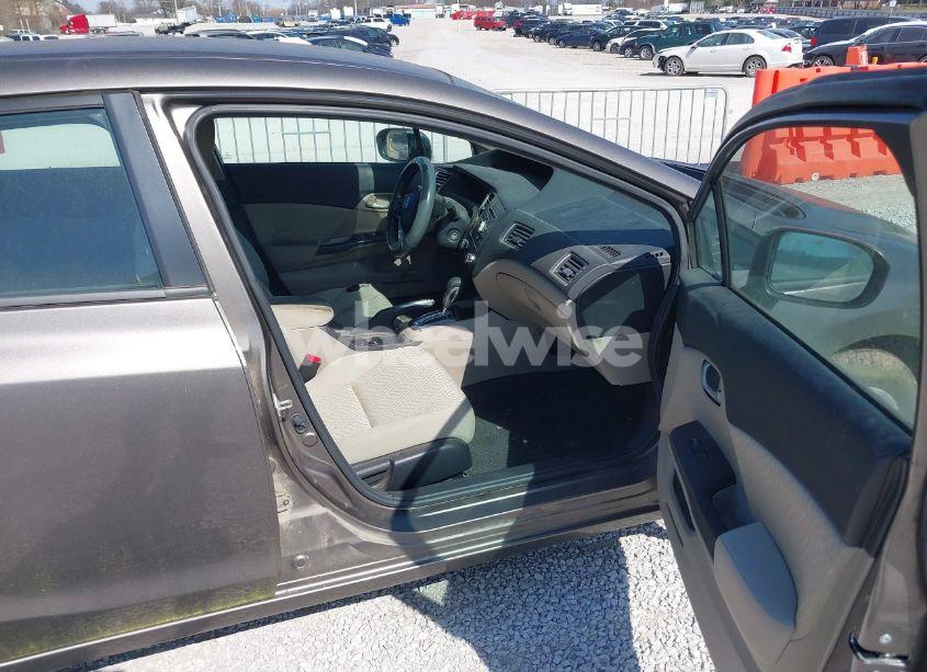 Photo 5 of 2015 Honda Civic LX (VIN 19XFB2F52FE065791)