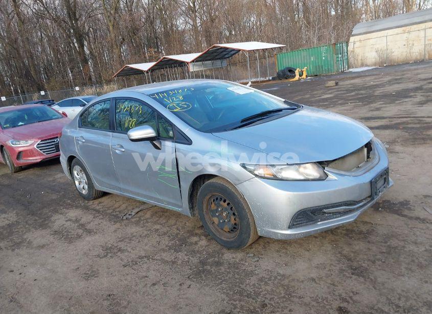 2015 Honda Civic LX (VIN 19XFB2F52FE217911) main photo