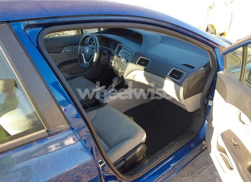 Photo 5 of 2015 Honda Civic LX (VIN 19XFB2F52FE269815)