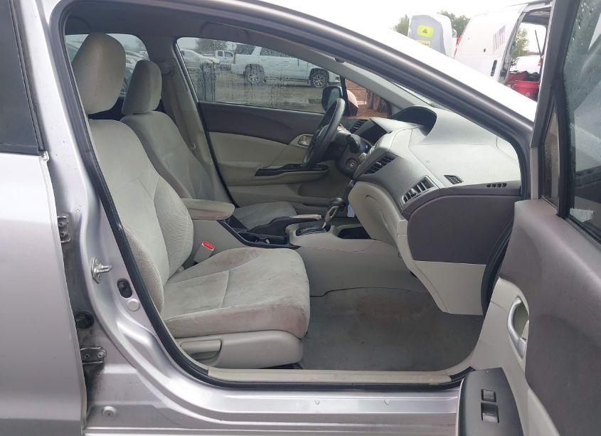 Photo 5 of 2012 Honda Civic LX (VIN 19XFB2F53CE055105)