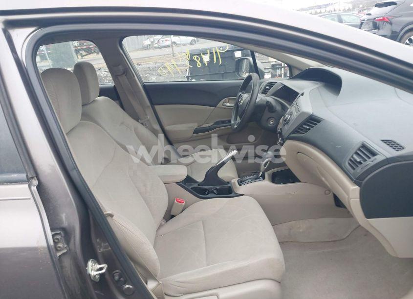 Photo 5 of 2012 Honda Civic LX (VIN 19XFB2F53CE081705)