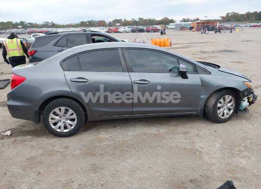 Photo 13 of 2012 Honda Civic SDN LX (VIN 19XFB2F53CE104125)