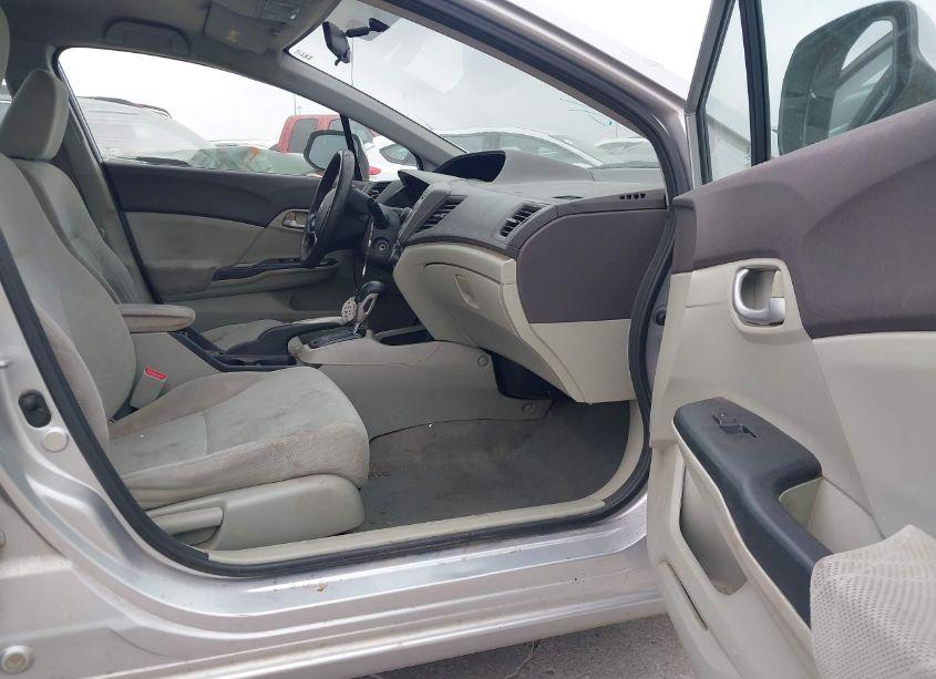 Photo 5 of 2012 Honda Civic LX (VIN 19XFB2F53CE323411)