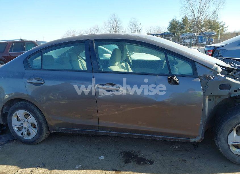 Photo 14 of 2013 Honda Civic LX (VIN 19XFB2F53DE003748)