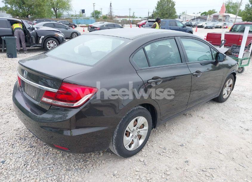 Photo 4 of 2013 Honda Civic LX (VIN 19XFB2F53DE015480)