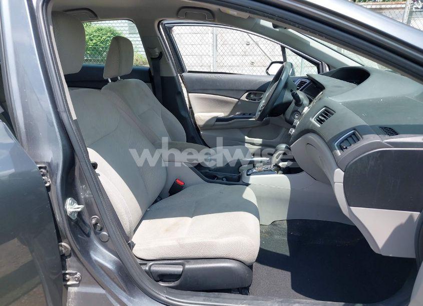 Photo 5 of 2013 Honda Civic LX (VIN 19XFB2F53DE041982)