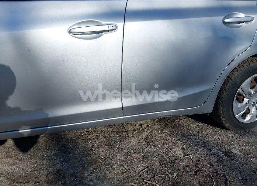 Photo 6 of 2013 Honda Civic LX (VIN 19XFB2F53DE217431)