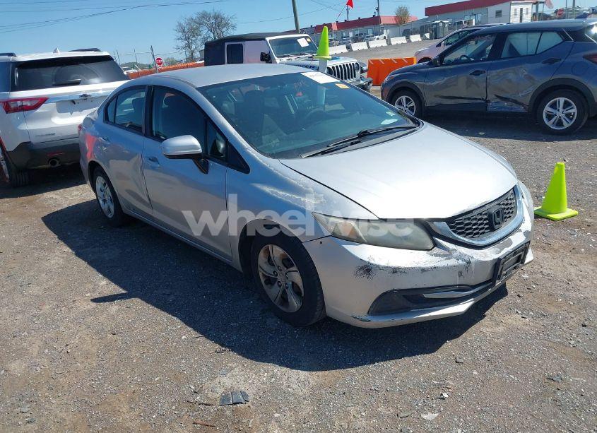 2014 Honda Civic LX (VIN 19XFB2F53EE052885) main photo