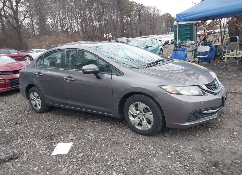 2015 Honda Civic LX (VIN 19XFB2F53FE267846) main photo