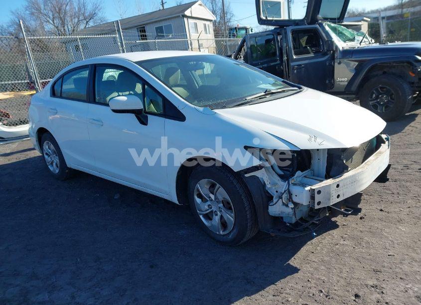 2015 Honda Civic LX (VIN 19XFB2F53FE284291) main photo