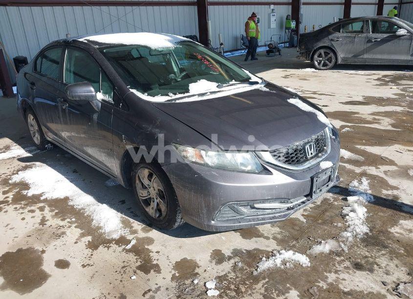 2015 Honda Civic LX (VIN 19XFB2F53FE706575) main photo