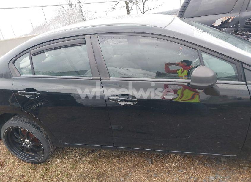 Photo 13 of 2013 Honda Civic LX (VIN 19XFB2F54DE086705)