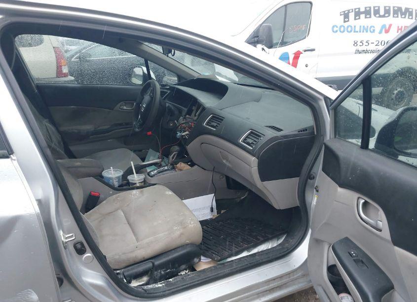 Photo 5 of 2013 Honda Civic LX (VIN 19XFB2F54DE094206)