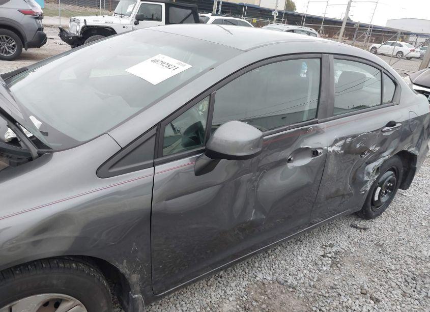 Photo 6 of 2013 Honda Civic LX (VIN 19XFB2F54DE204011)