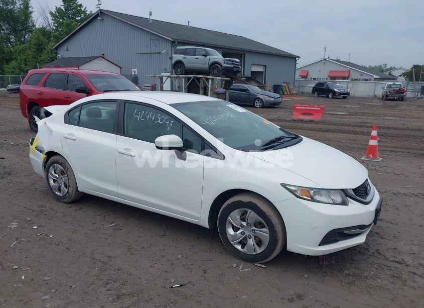 2015 Honda Civic LX (VIN 19XFB2F54FE050841) main photo