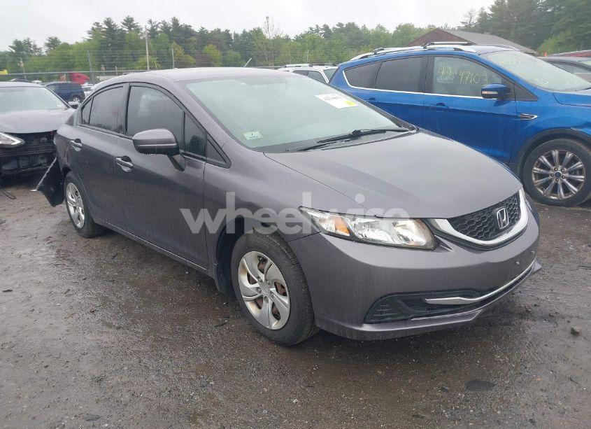 2015 Honda Civic LX (VIN 19XFB2F54FE082835) main photo