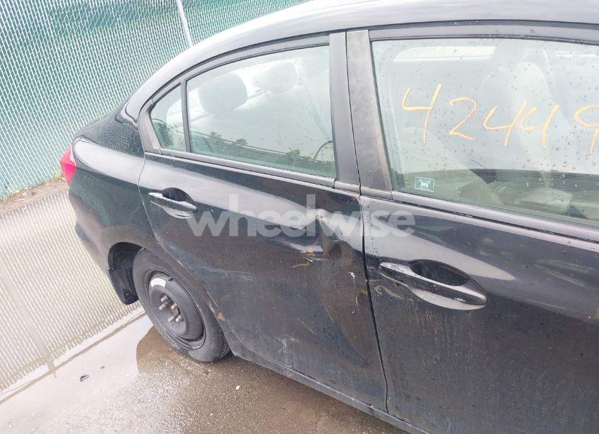 Photo 6 of 2012 Honda Civic LX (VIN 19XFB2F55CE034028)