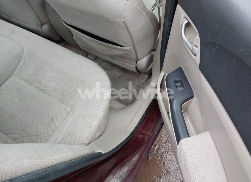 Photo 8 of 2012 Honda Civic LX (VIN 19XFB2F55CE101386)