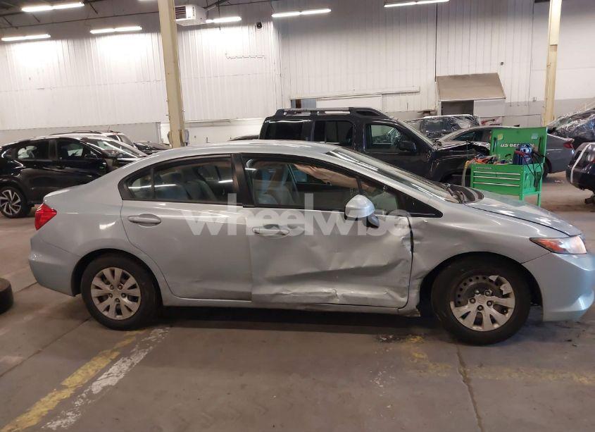 Photo 13 of 2012 Honda Civic SDN LX (VIN 19XFB2F55CE321269)