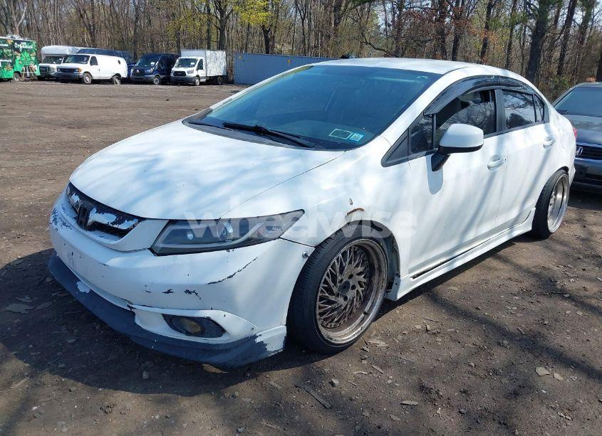Photo 2 of 2012 Honda Civic LX (VIN 19XFB2F55CE365305)