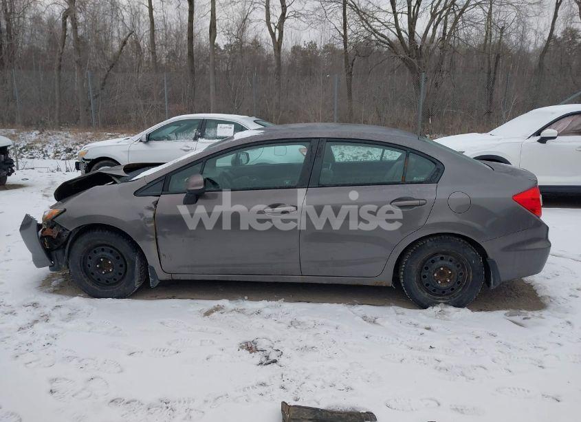 Photo 14 of 2012 Honda Civic SDN LX (VIN 19XFB2F55CE392617)