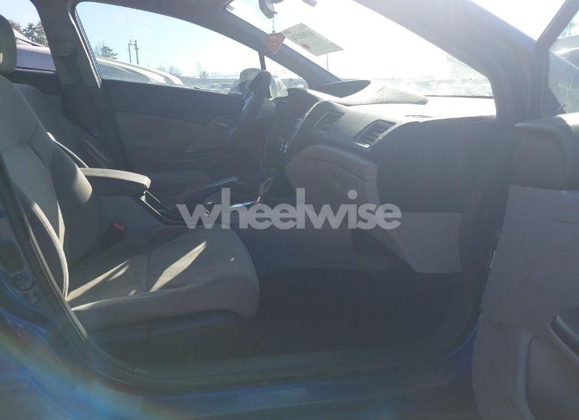 Photo 5 of 2013 Honda Civic LX (VIN 19XFB2F55DE030465)