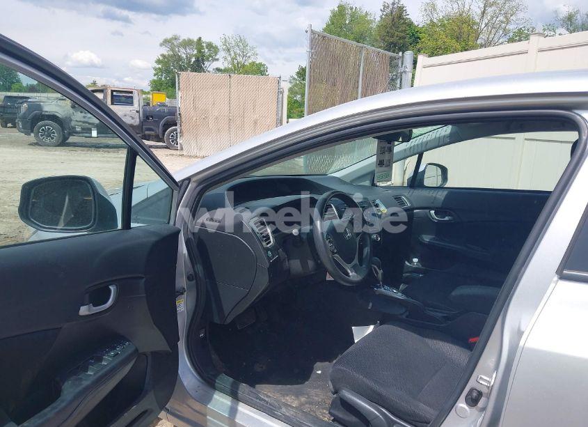 Photo 5 of 2013 Honda Civic LX (VIN 19XFB2F55DE049601)